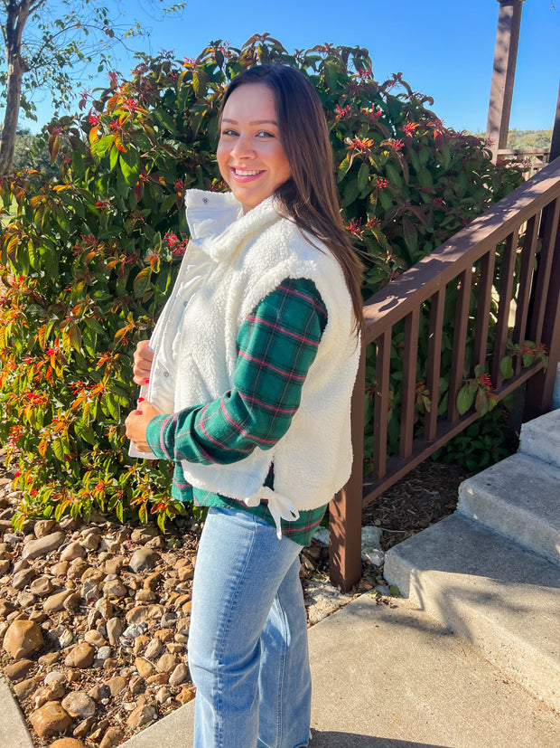 Winter Wanderer Sherpa Vest - White