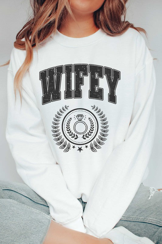 WIFEY WREATH Graphic Sweatshirt