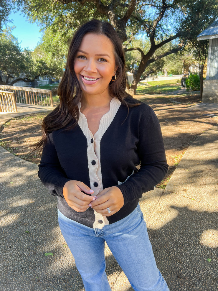 Sweet Scalloped Sweater Knit Cardigan
