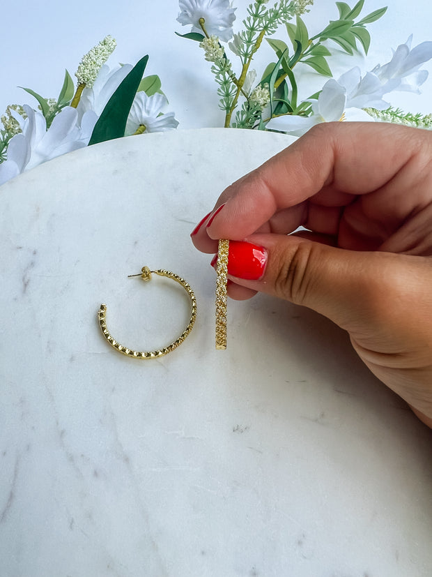 Stunner Gold Hoop Earrings - Treasure Jewels
