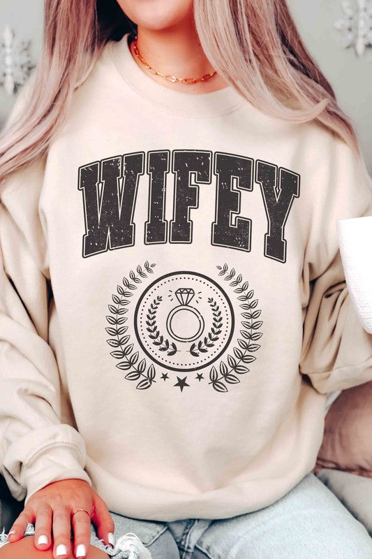 WIFEY WREATH Graphic Sweatshirt